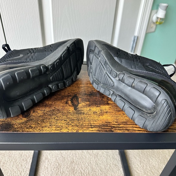 Nike Air Max 270 . 4.5 on boys . 6.5 in women - Picture 5 of 9